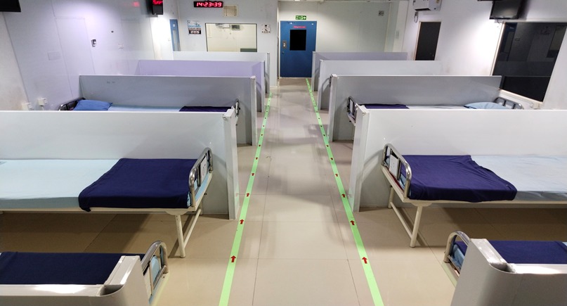 Clinical pharmacology unit with partitioned inpatient beds