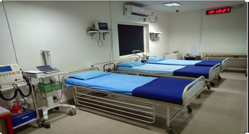Clinical ward with inpatient beds and monitoring